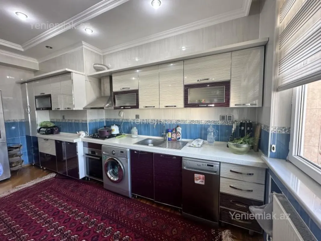 Satılır 3 otaqlı yeni tikili 150 m²