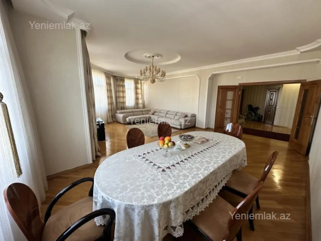 Satılır 3 otaqlı yeni tikili 150 m²