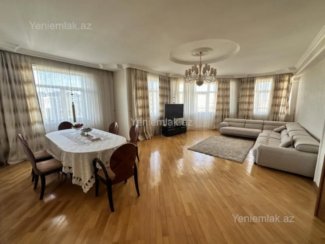 Satılır 3 otaqlı yeni tikili 150 m²