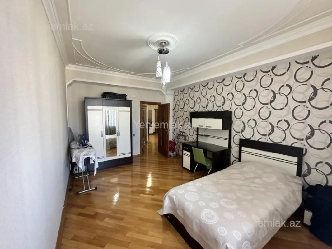 Satılır 3 otaqlı yeni tikili 150 m²