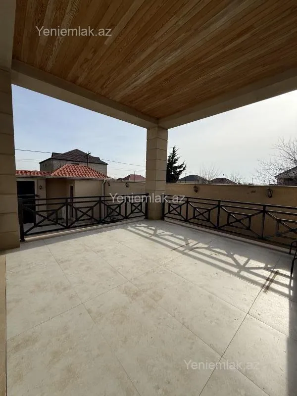 Satılır 10 otaqlı həyət evi 690 m²