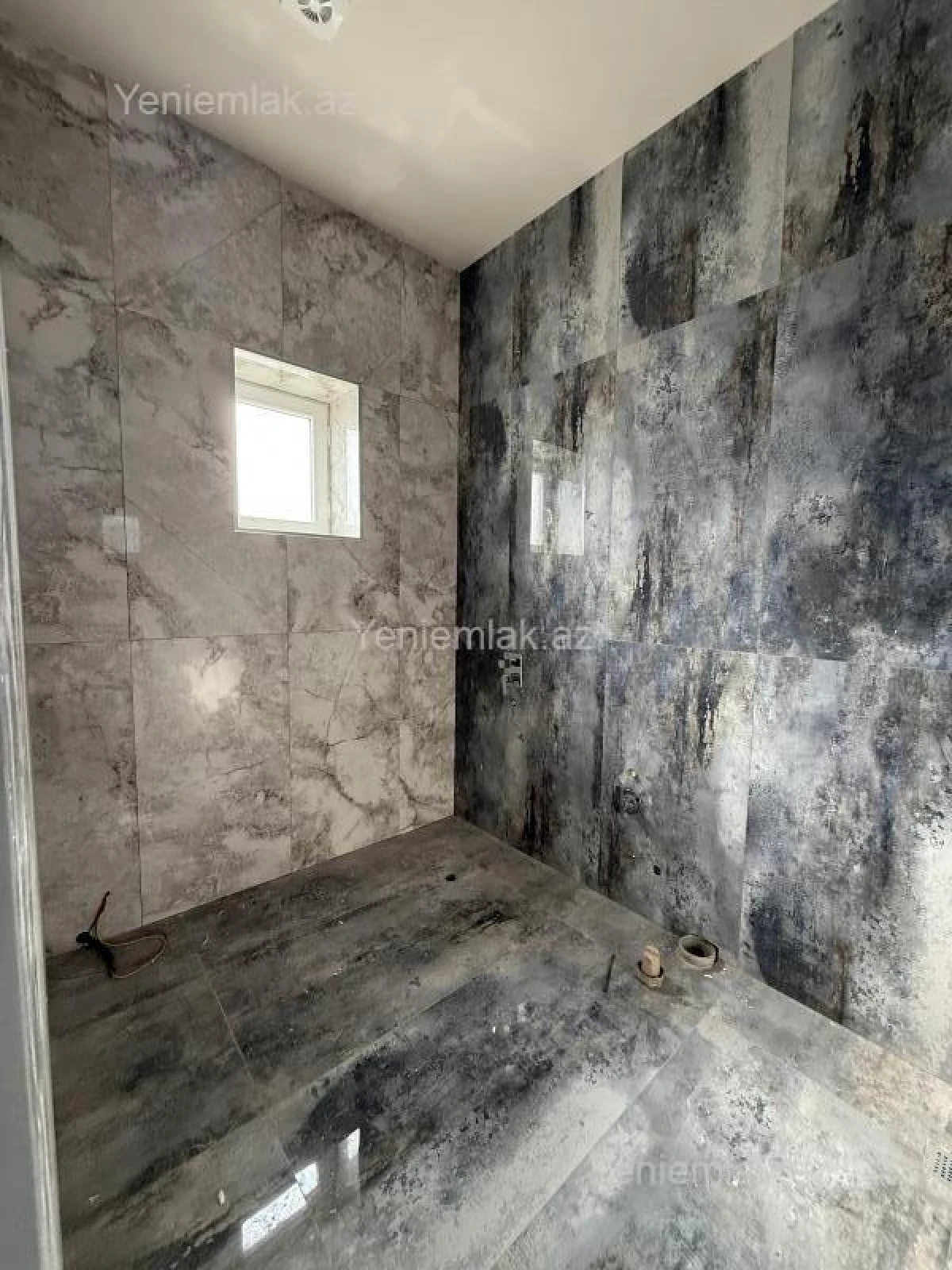 Satılır 10 otaqlı həyət evi 690 m²