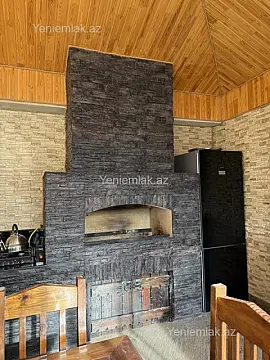 Satılır 10 otaqlı həyət evi 690 m²