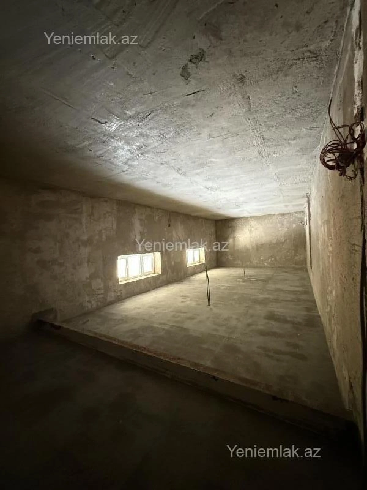 Satılır 10 otaqlı həyət evi 690 m²