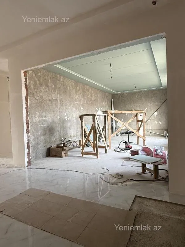 Satılır 10 otaqlı həyət evi 690 m²