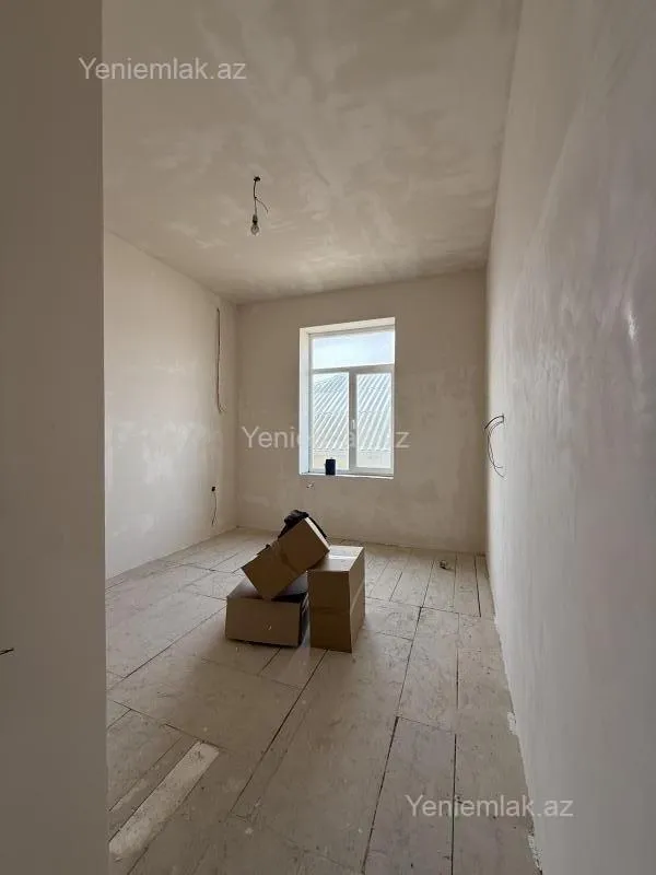 Satılır 10 otaqlı həyət evi 690 m²