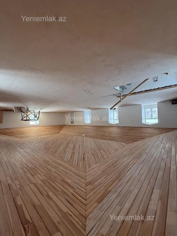 Satılır 10 otaqlı həyət evi 690 m²