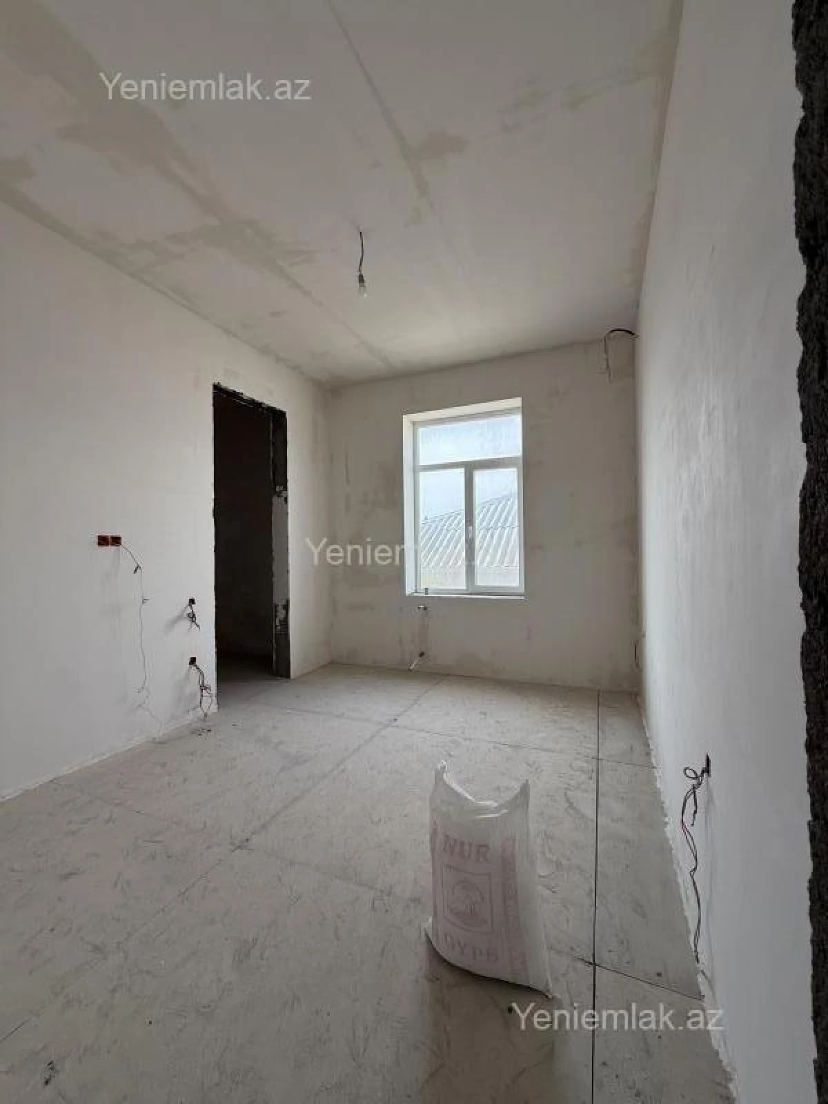 Satılır 10 otaqlı həyət evi 690 m²