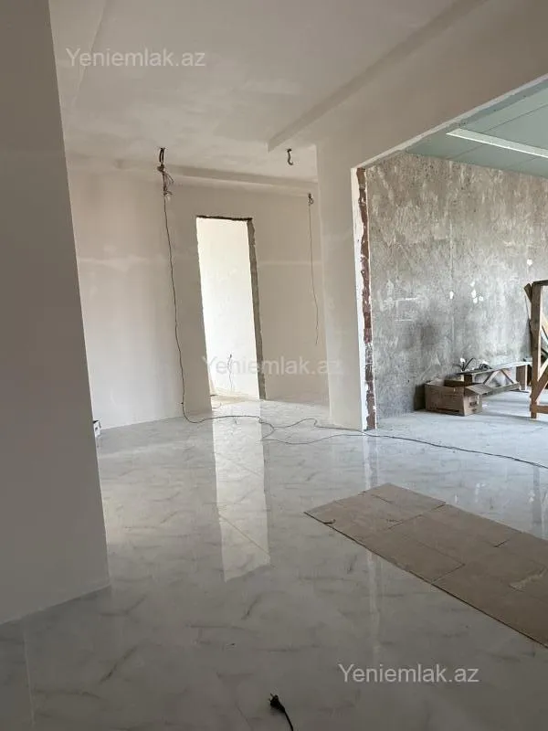 Satılır 10 otaqlı həyət evi 690 m²