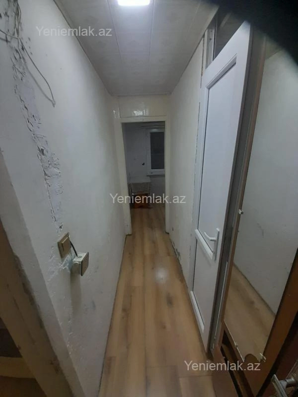 Satılır 1 otaqlı köhnə tikili 32 m²