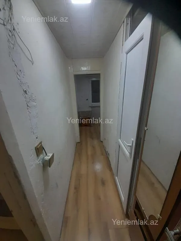 Satılır 1 otaqlı köhnə tikili 32 m²