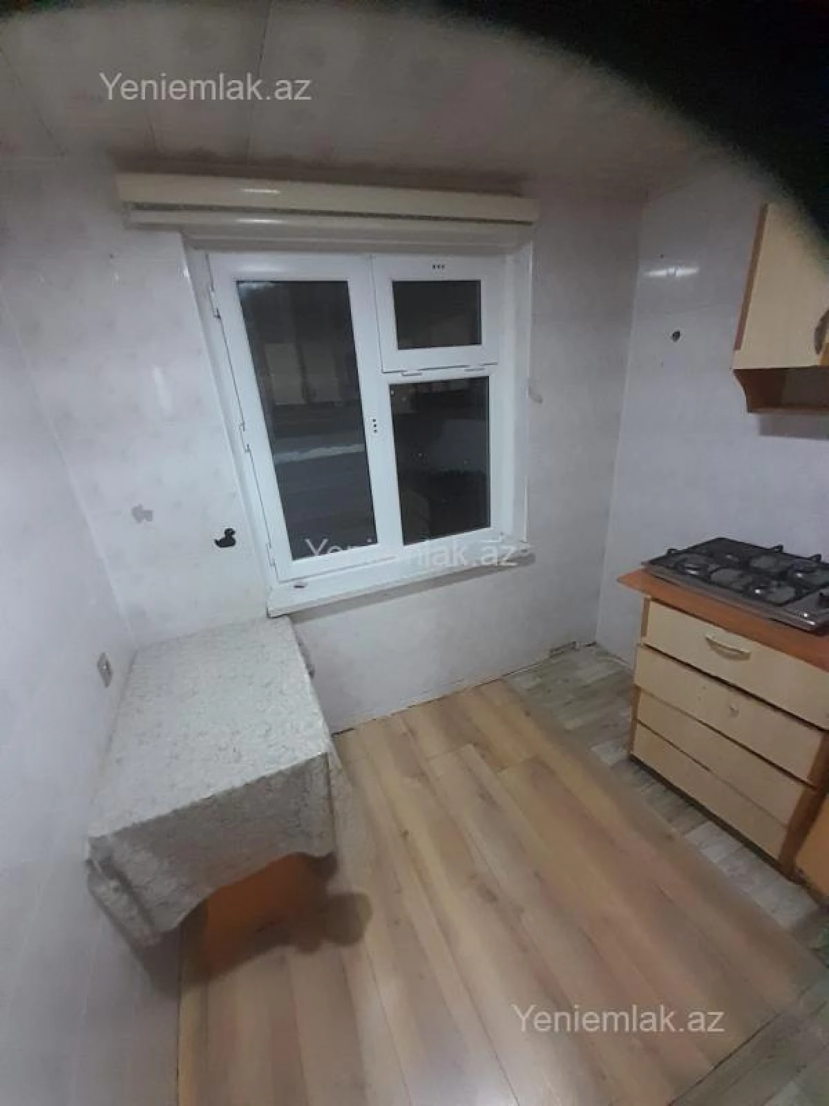 Satılır 1 otaqlı köhnə tikili 32 m²
