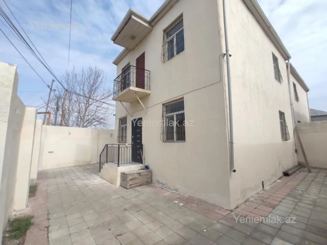 Satılır 4 otaqlı həyət evi 150 m²