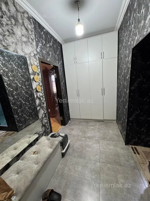 Satılır 2 otaqlı köhnə tikili 55 m²