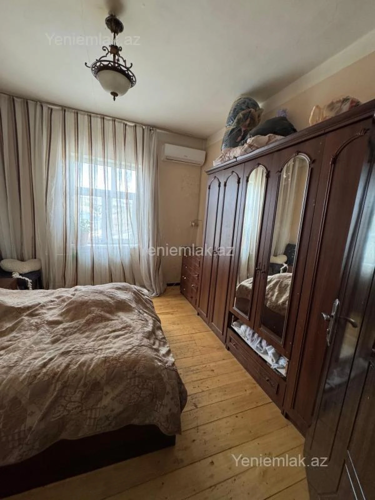 Satılır 2 otaqlı köhnə tikili 55 m²