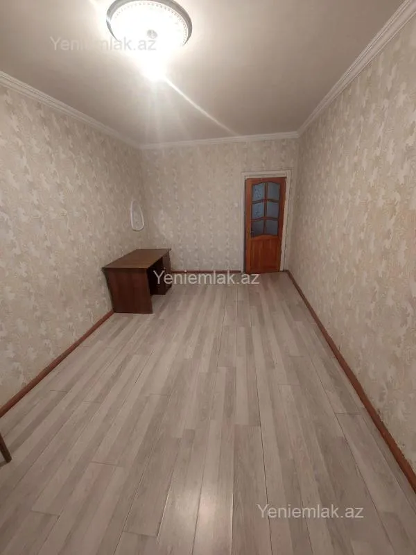 Satılır 2 otaqlı köhnə tikili 55 m²