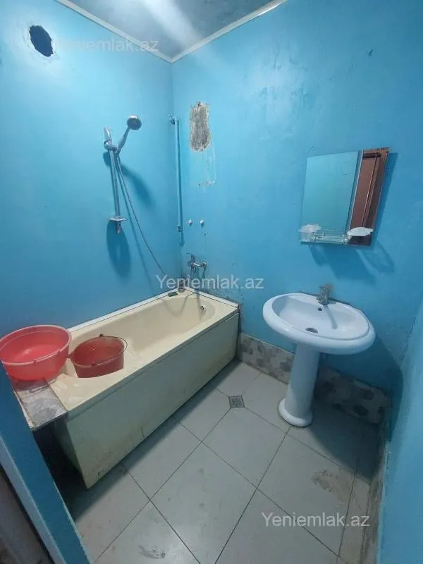 Satılır 2 otaqlı köhnə tikili 55 m²