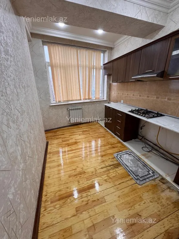 Satılır 3 otaqlı yeni tikili 105 m²