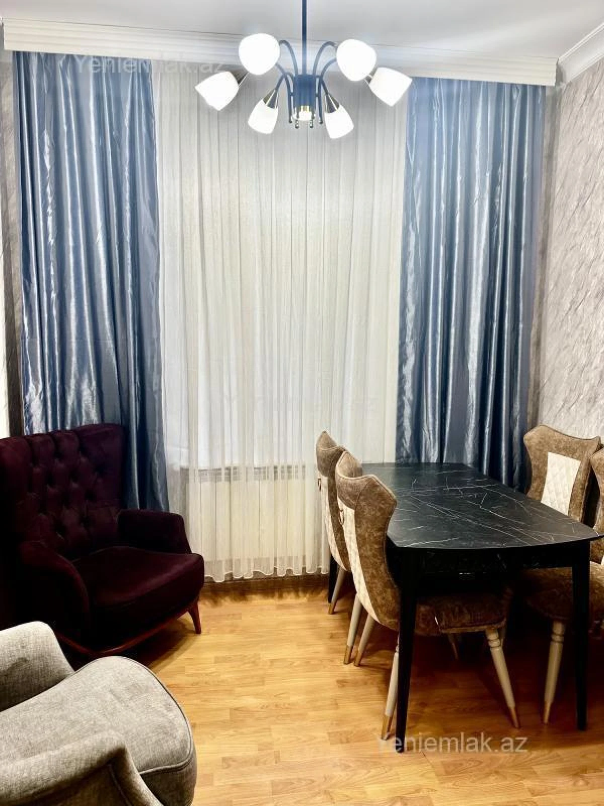 Satılır 2 otaqlı köhnə tikili 52 m²