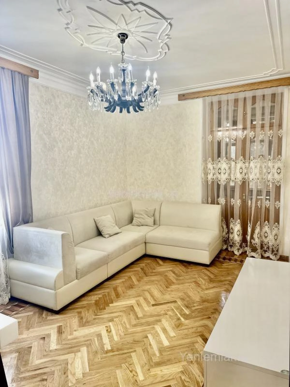 Satılır 2 otaqlı köhnə tikili 52 m²