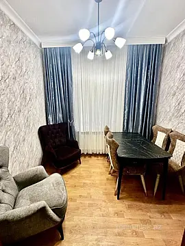 Satılır 2 otaqlı köhnə tikili 52 m²