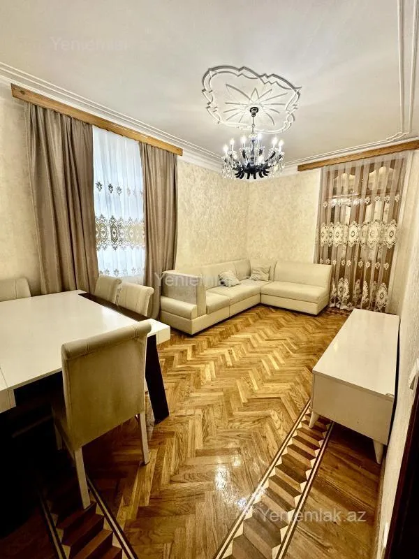 Satılır 2 otaqlı köhnə tikili 52 m²