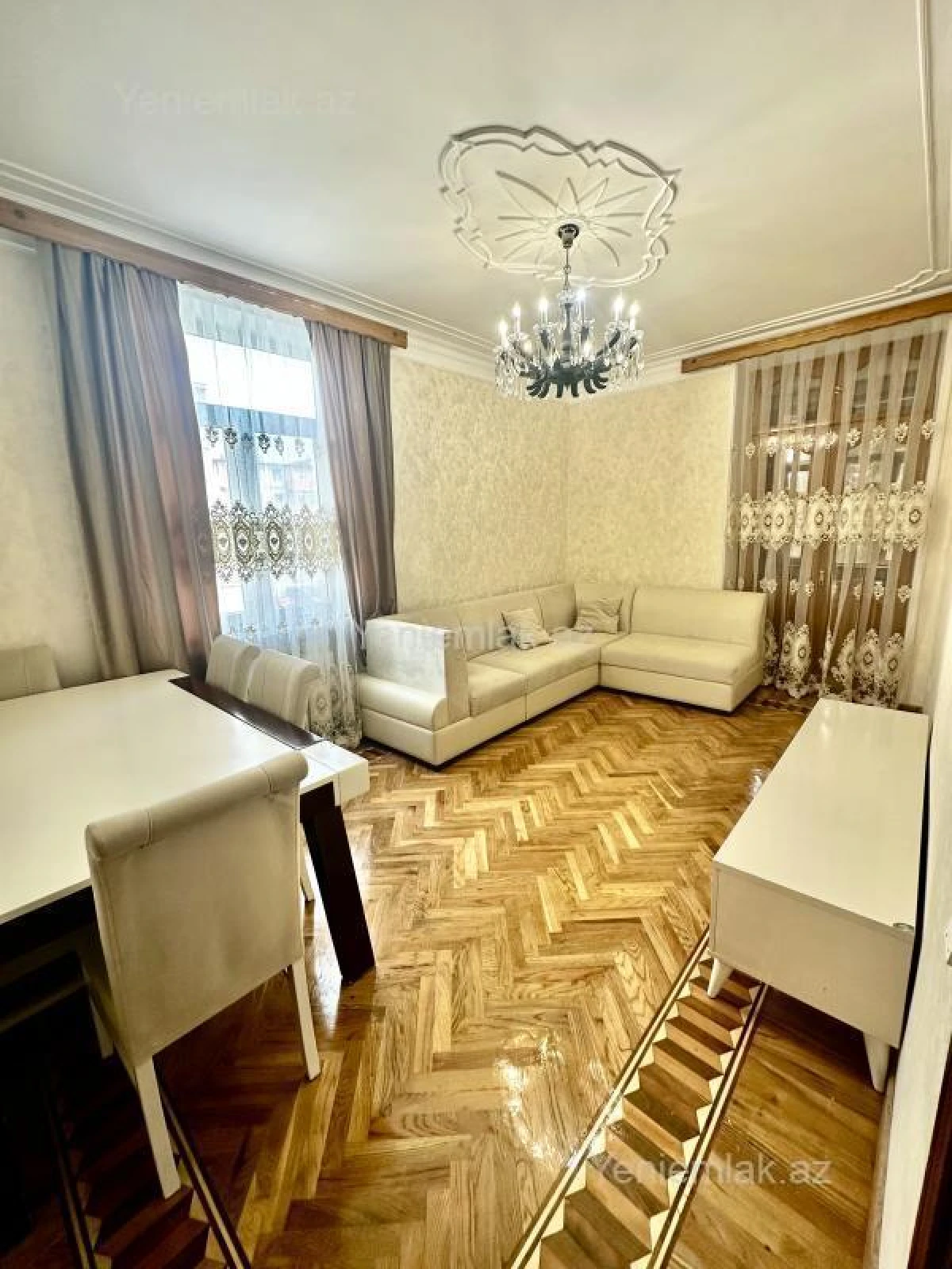 Satılır 2 otaqlı köhnə tikili 52 m²