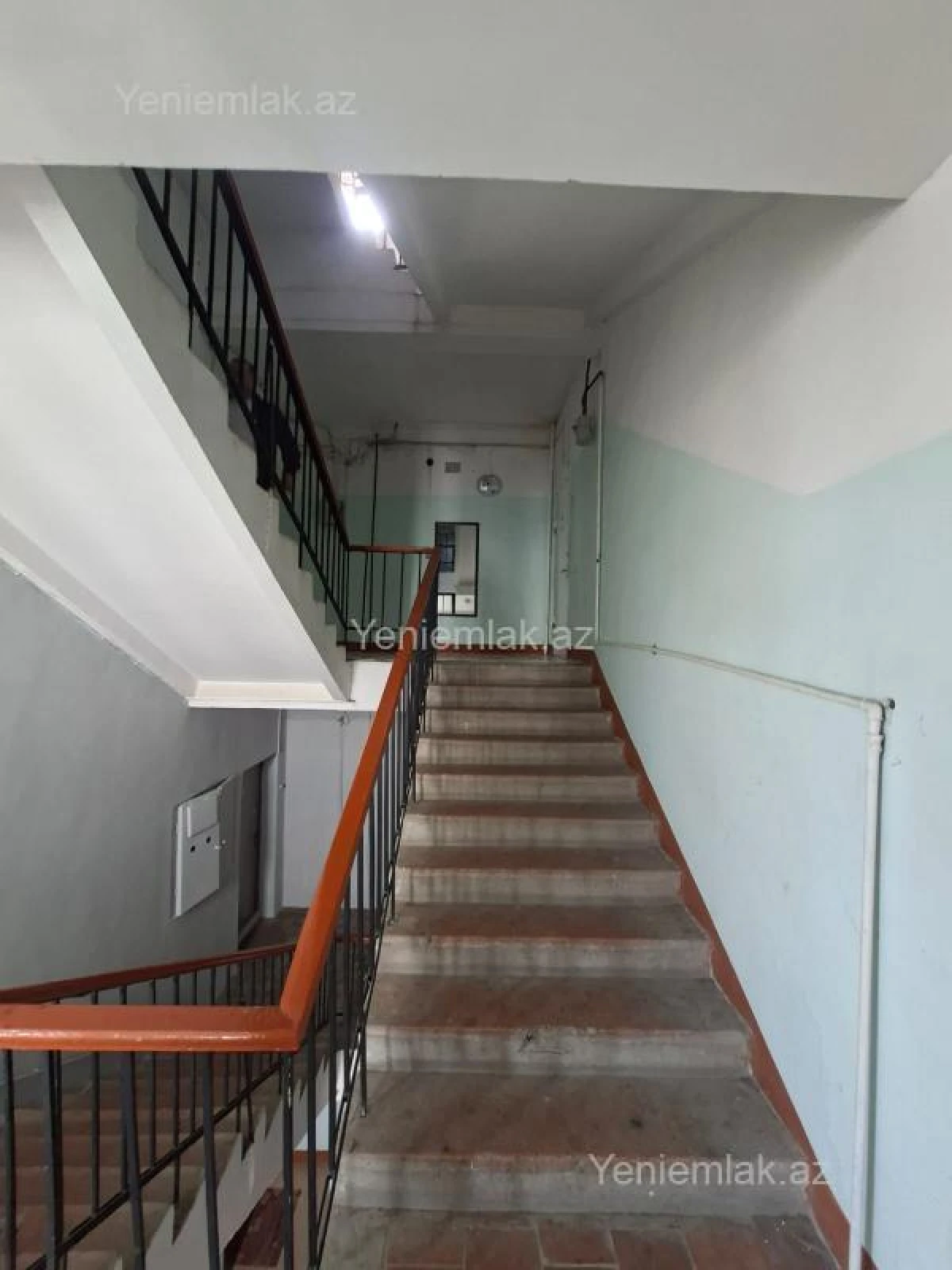 Satılır 4 otaqlı köhnə tikili 120 m²