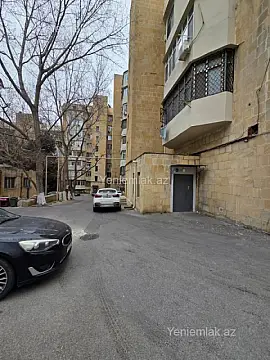 Satılır 4 otaqlı köhnə tikili 120 m²