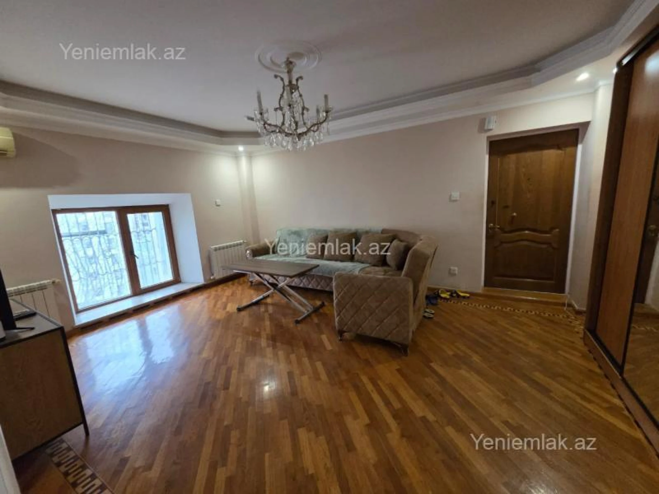 Satılır 4 otaqlı köhnə tikili 120 m²