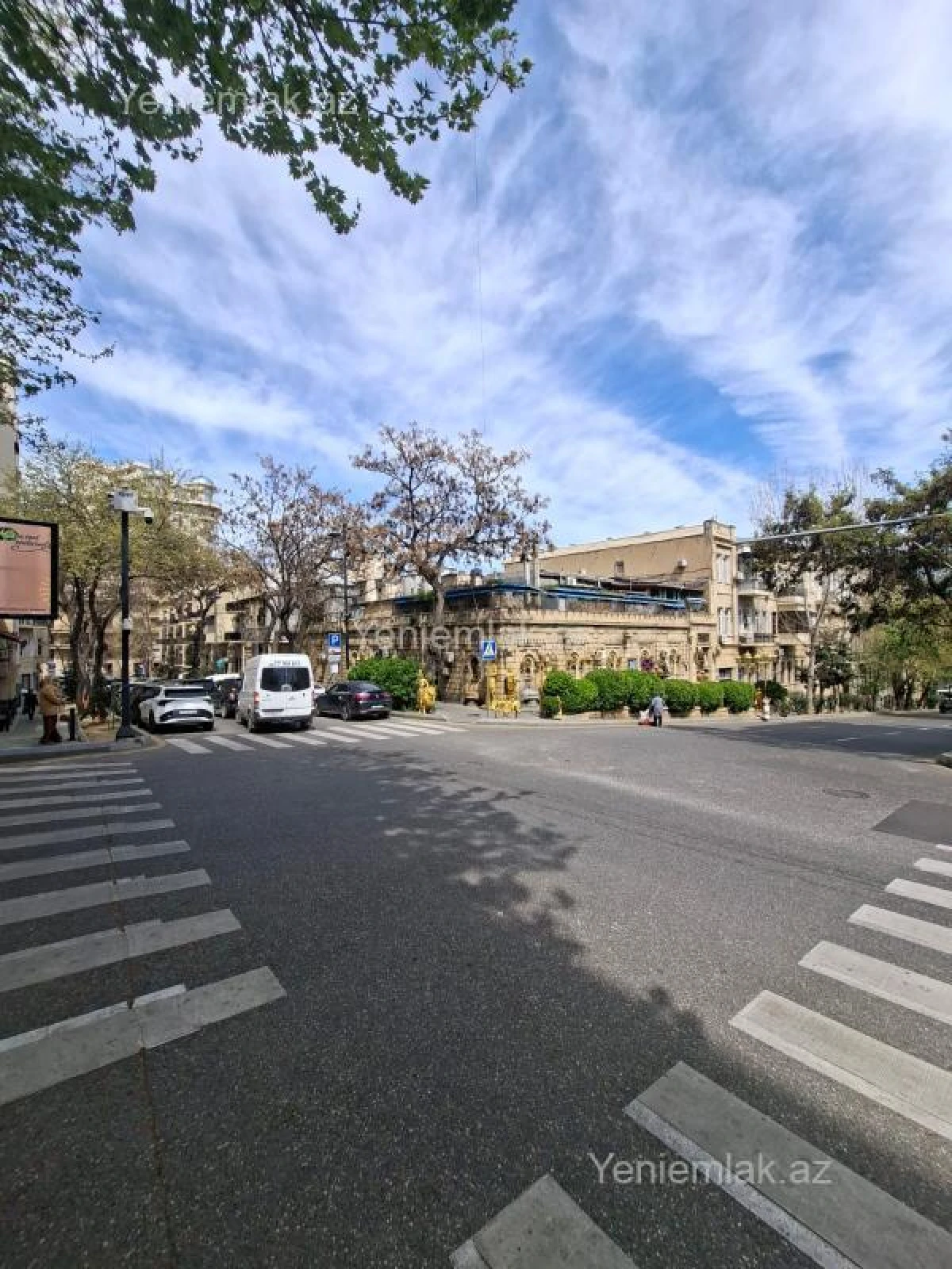 Satılır 4 otaqlı köhnə tikili 120 m²