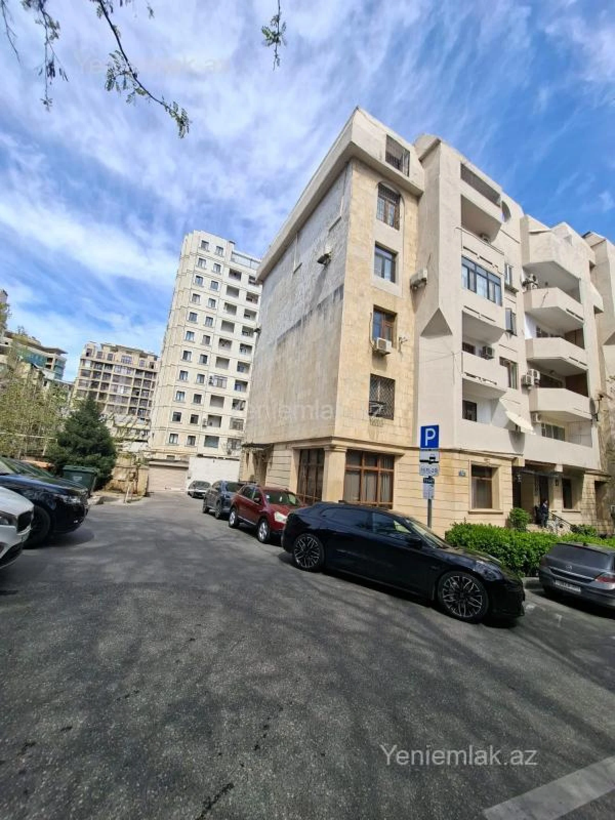 Satılır 4 otaqlı köhnə tikili 120 m²