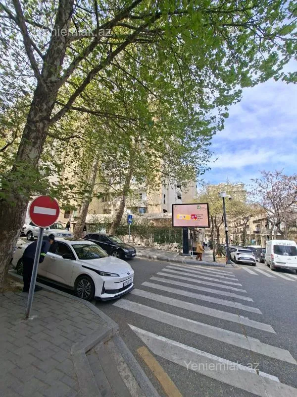 Satılır 4 otaqlı köhnə tikili 120 m²