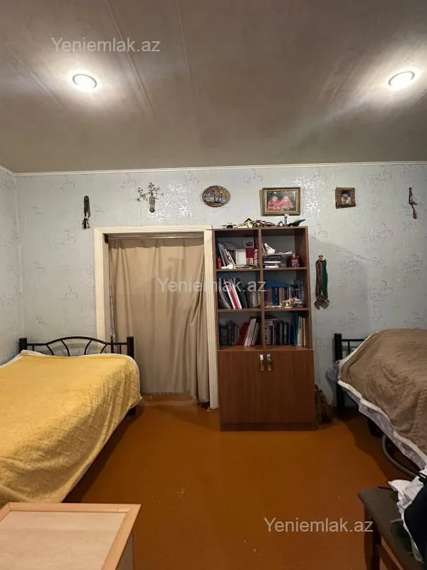 Satılır 2 otaqlı köhnə tikili 68 m²