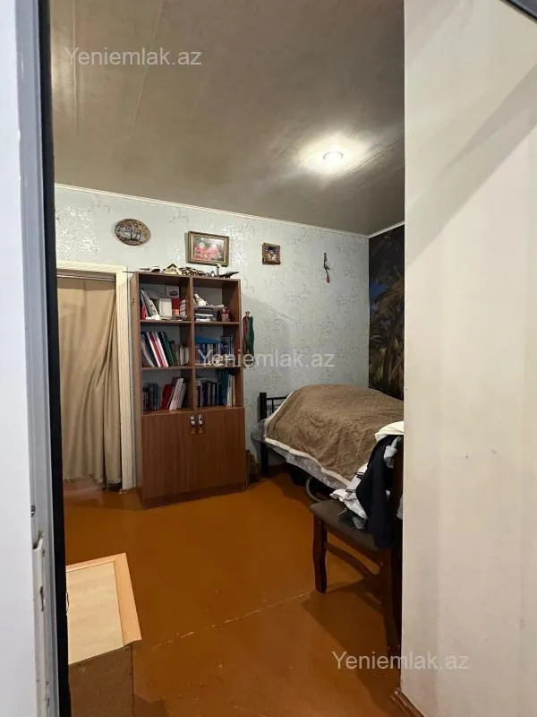Satılır 2 otaqlı köhnə tikili 68 m²