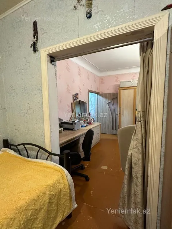Satılır 2 otaqlı köhnə tikili 68 m²