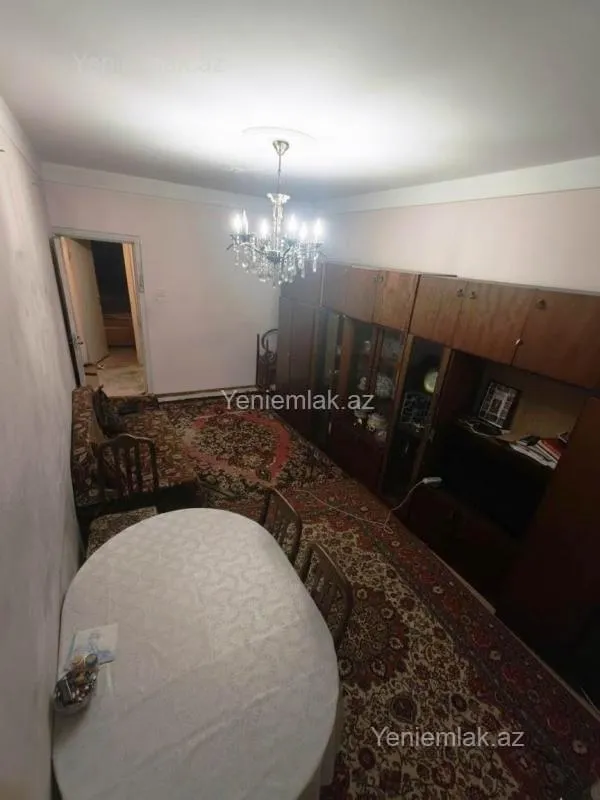 Satılır 2 otaqlı köhnə tikili 60 m²