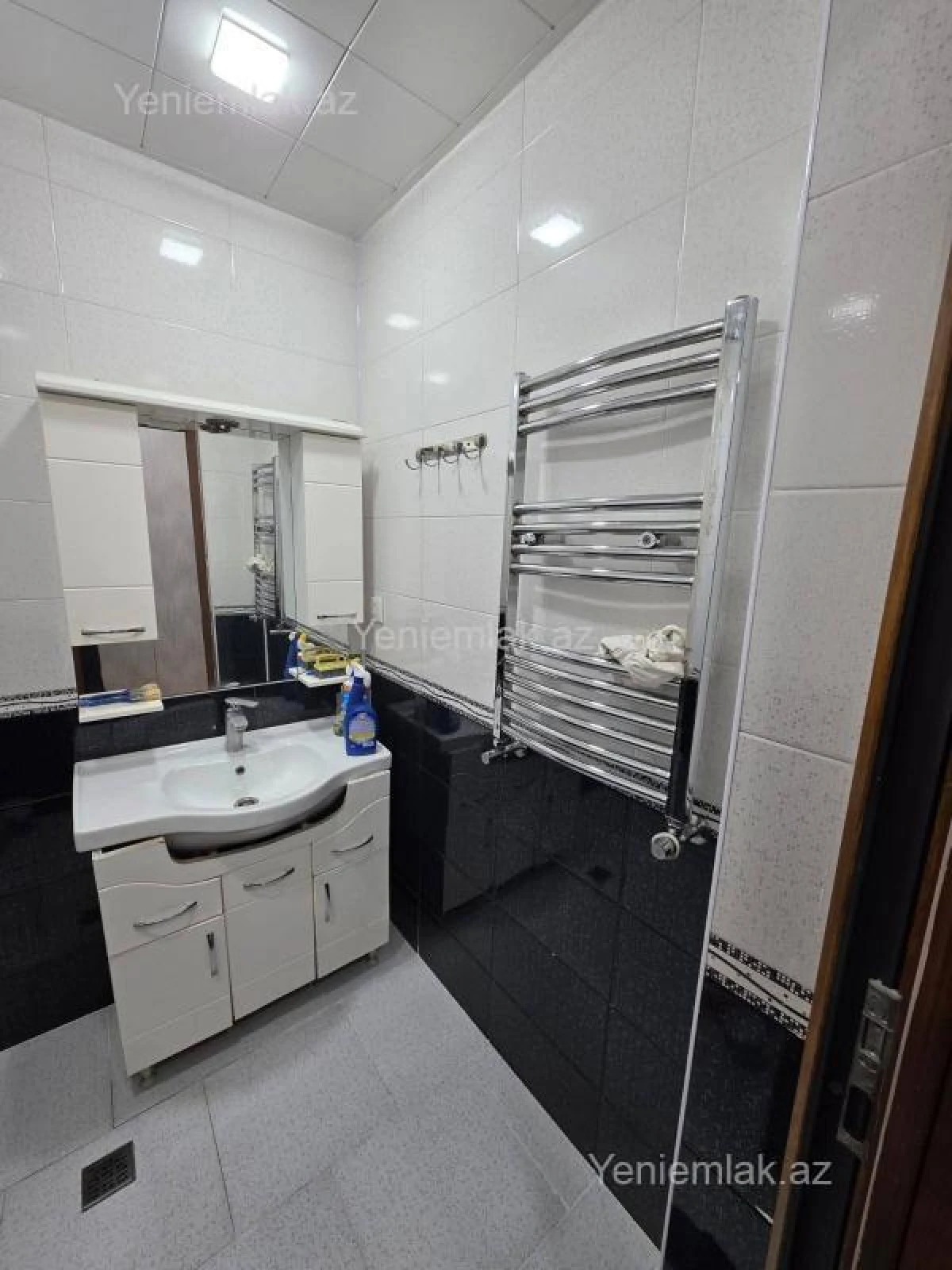 Satılır 2 otaqlı köhnə tikili 57 m²