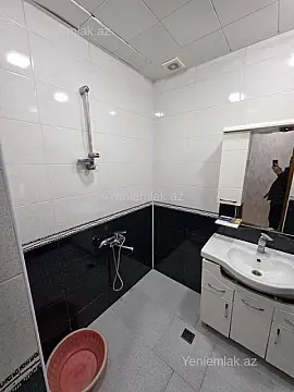 Satılır 2 otaqlı köhnə tikili 57 m²