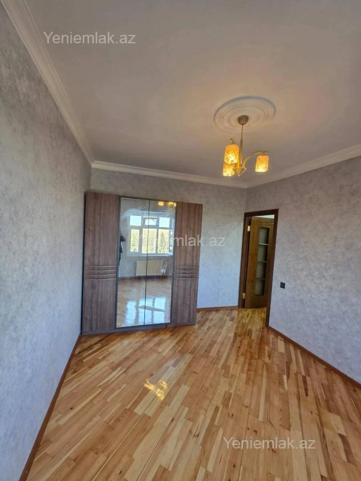Satılır 2 otaqlı köhnə tikili 57 m²