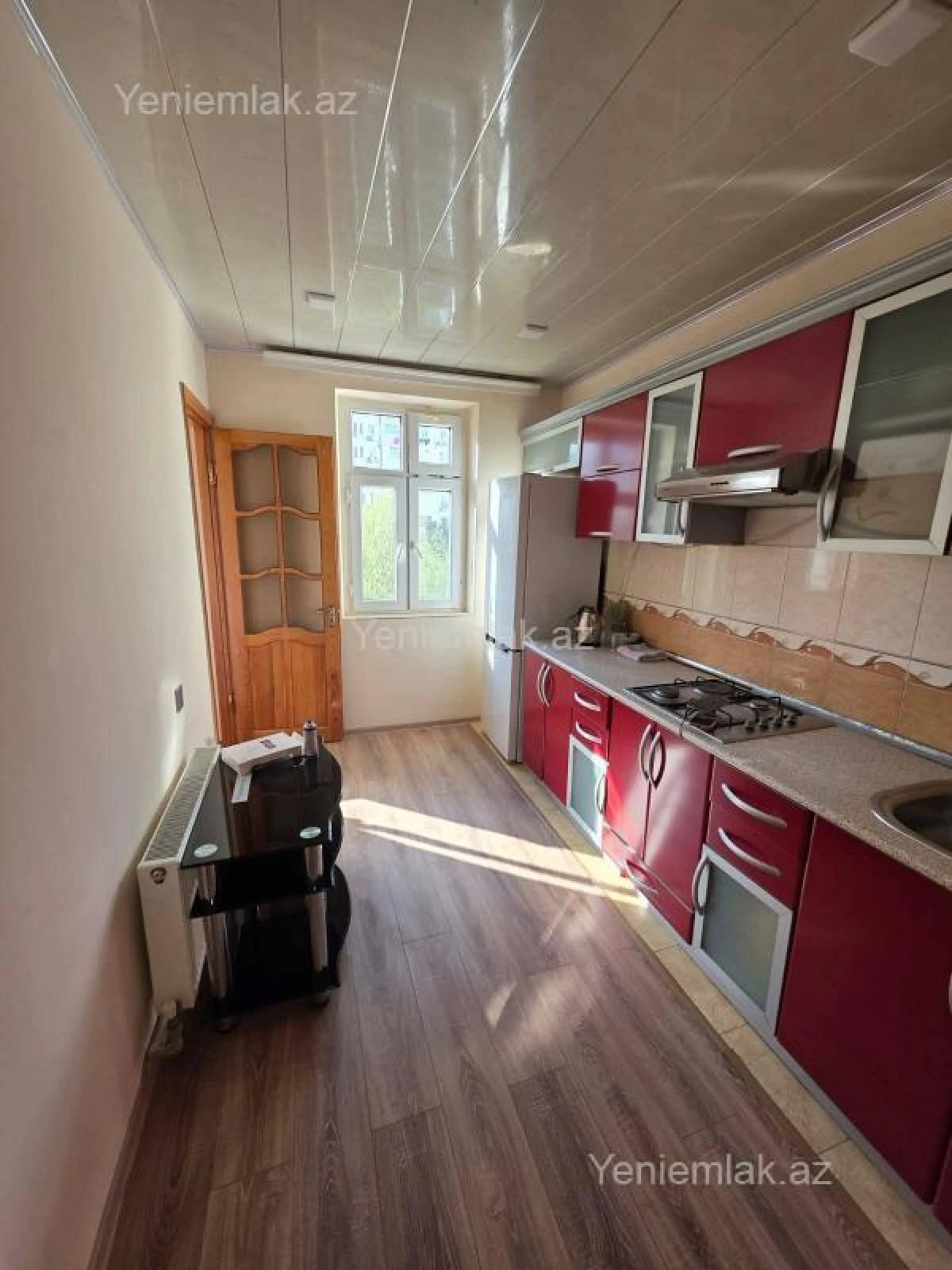 Satılır 2 otaqlı köhnə tikili 57 m²