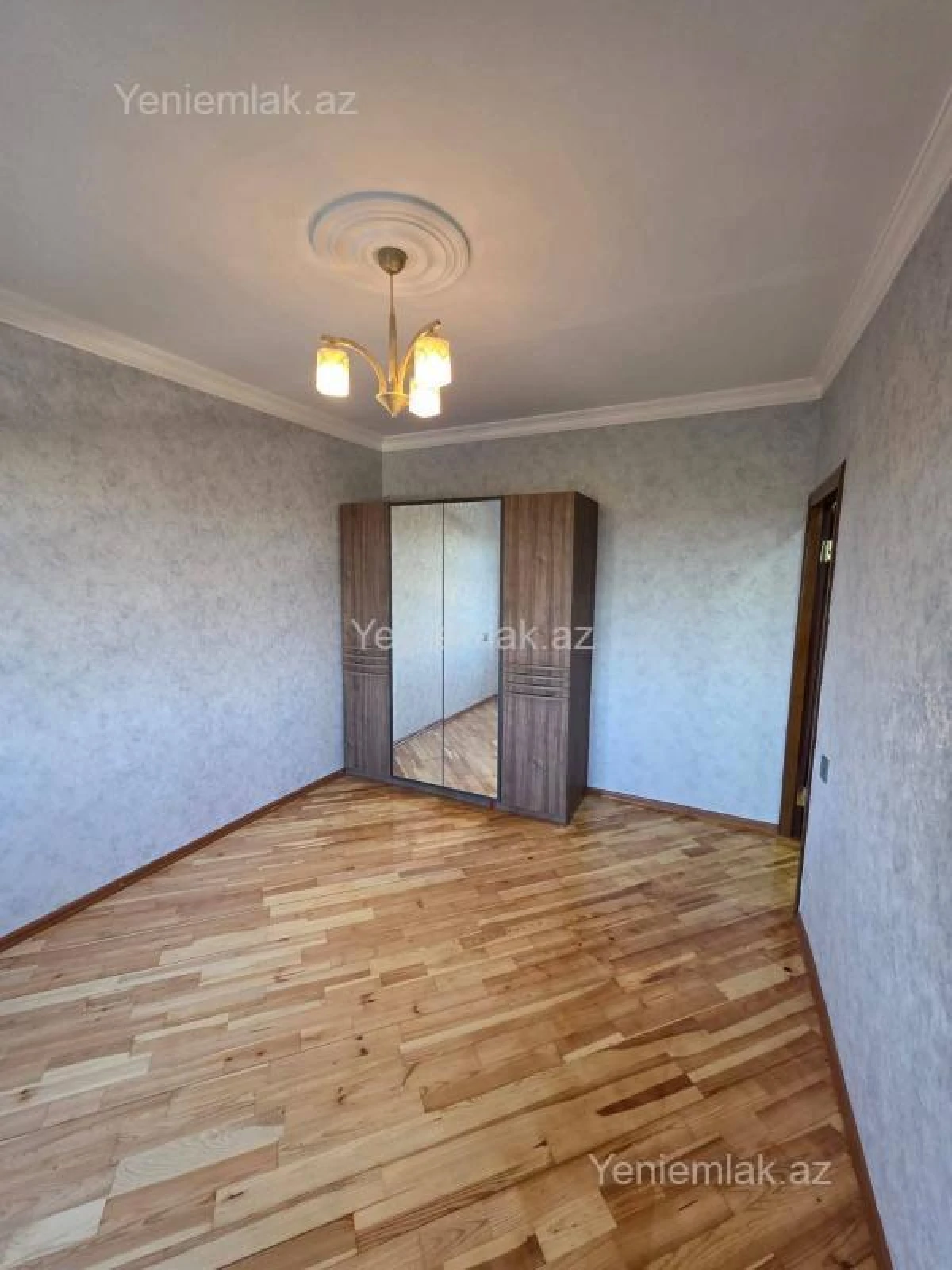 Satılır 2 otaqlı köhnə tikili 57 m²