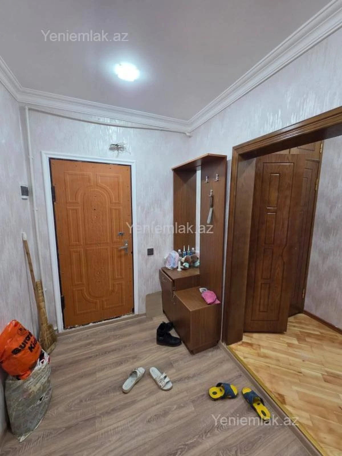 Satılır 2 otaqlı köhnə tikili 57 m²