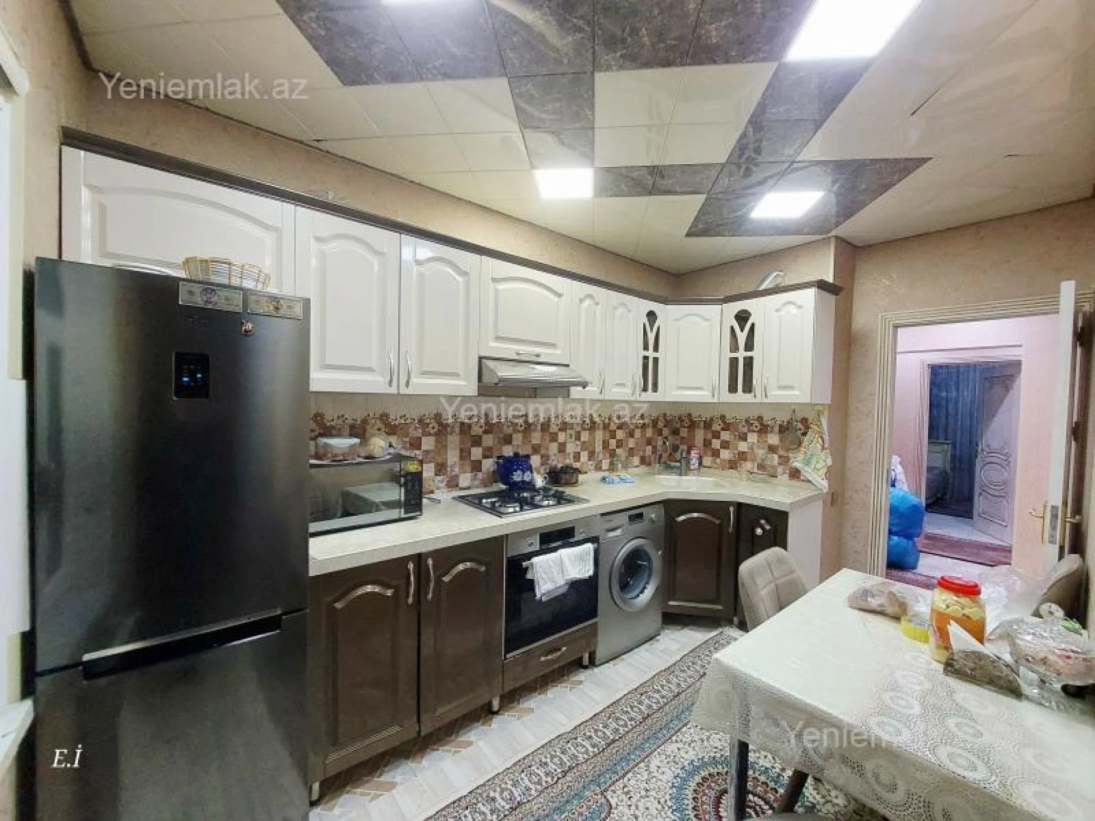 Satılır 3 otaqlı köhnə tikili 70 m²