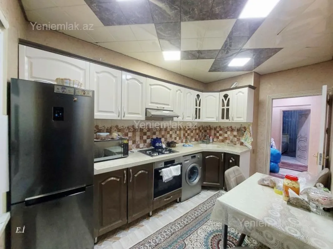 Satılır 3 otaqlı köhnə tikili 70 m²