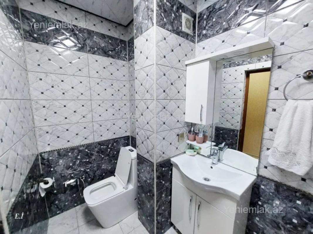 Satılır 3 otaqlı köhnə tikili 70 m²