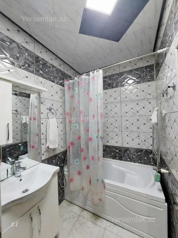 Satılır 3 otaqlı köhnə tikili 70 m²