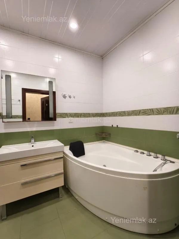 Satılır 3 otaqlı yeni tikili 115 m²