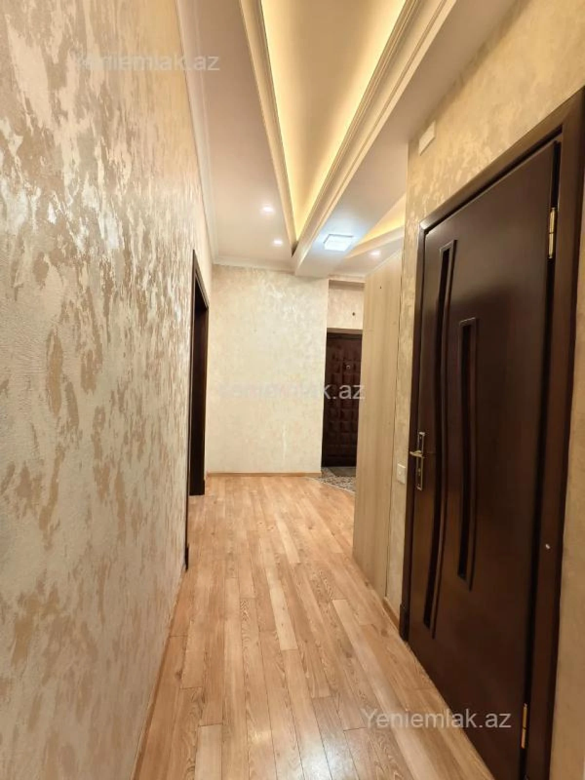 Satılır 3 otaqlı yeni tikili 115 m²
