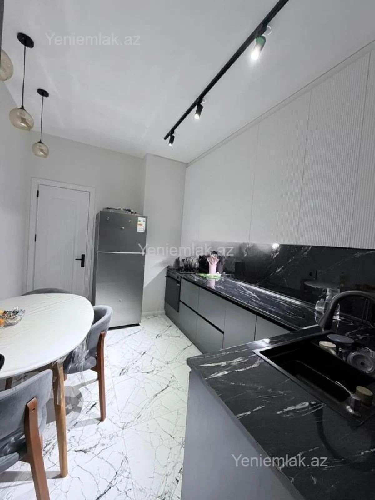 Satılır 3 otaqlı yeni tikili 110 m²